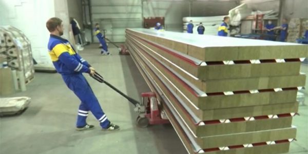 В Кущевском районе на заводе стали изготавливать больше стройматериалов с пенопластом