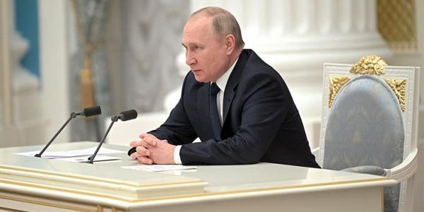 Путин предложил малому и среднему бизнесу активнее участвовать в проектах России и Китая