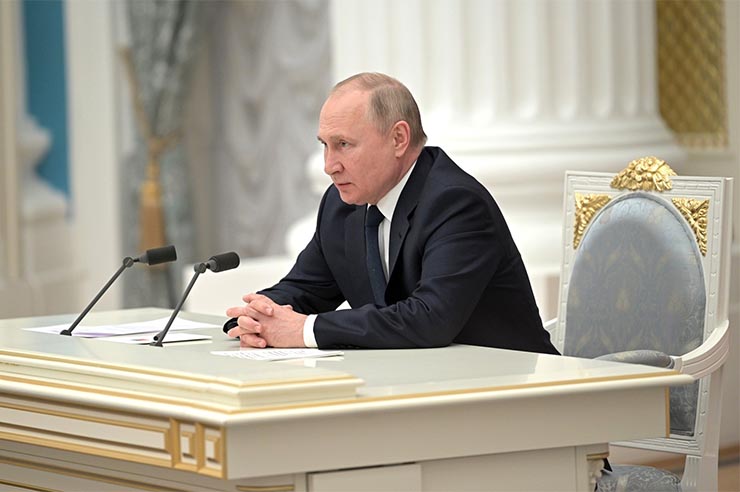 Путин предложил малому и среднему бизнесу активнее участвовать в проектах России и Китая