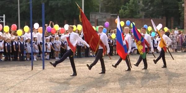 Минпросвещения: с 1 сентября в школах в начале недели будет исполняться гимн России