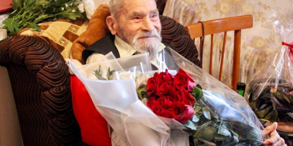 Кондратьев поздравил одного из старейших ветеранов Кубани со 100-летием