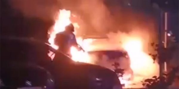 В Краснодаре на улице Лавочкина ночью сгорела машина