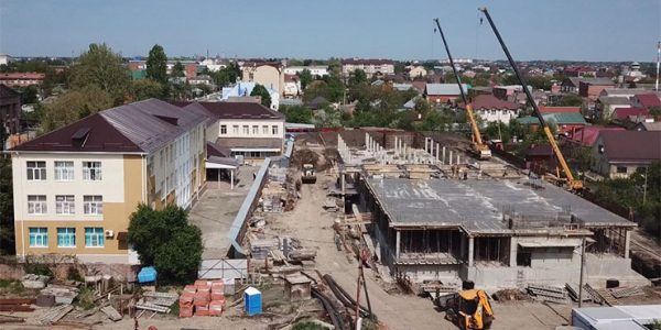 В Динском районе по нацпроекту строят корпус начальной школы на 400 мест