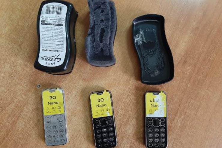 В Краснодарском крае в колонию передали посылку со спрятанными в губке для обуви телефонами