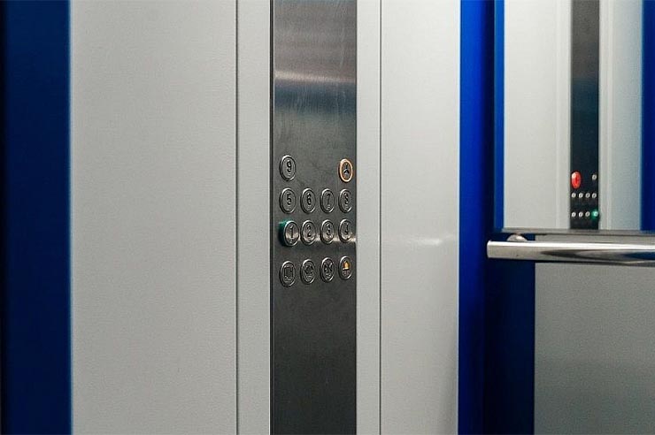 В Краснодарском крае до конца года по программе капремонта планируют заменить 159 лифтов
