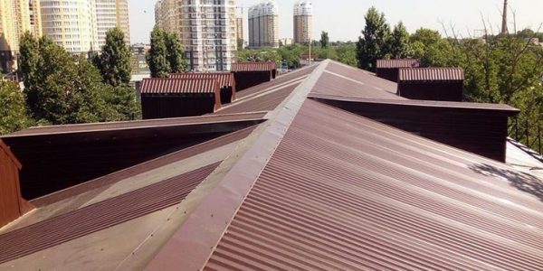 В Краснодарском крае с начала года капитально отремонтировали крыши 100 многоэтажек