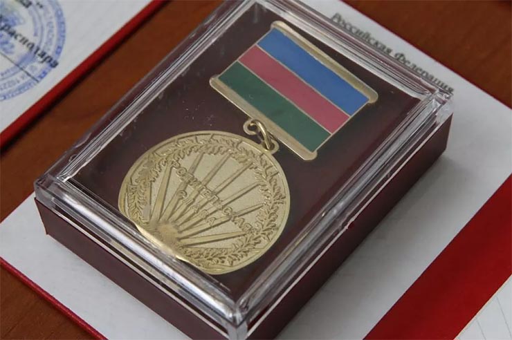 Памятной медалью «Родительская слава» наградят 8 краснодарских семей