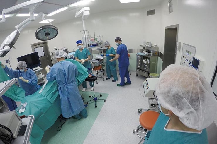 Для трех больниц Краснодарского края по нацпроекту приобрели современное операционное оборудование