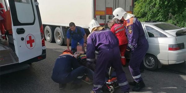 В Краснодарском крае спасатели за два дня дважды помогли пострадавшим в ДТП