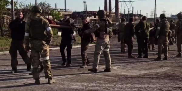Минобороны: за сутки в Мариуполе сложили оружие и сдались в плен 265 боевиков