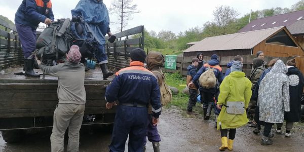 Прокуратура начала проверку после эвакуации группы туристов с детьми в Мостовском районе