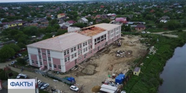 В Новокубанском районе завершают строительство корпуса для начальных классов на 400 мест