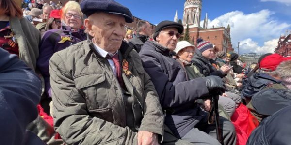 Волонтеры помогли 101-летнему ветерану из Геленджика попасть на парад Победы в Москве
