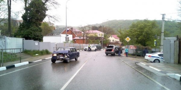 В Краснодарском крае водитель без прав спровоцировал ДТП, в котором пострадали 3 человека