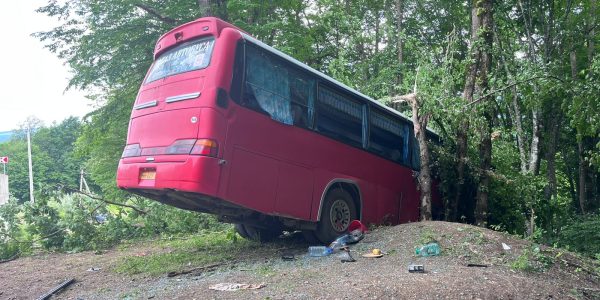 Число пострадавших в ДТП с автобусом в Апшеронском районе выросло до 16