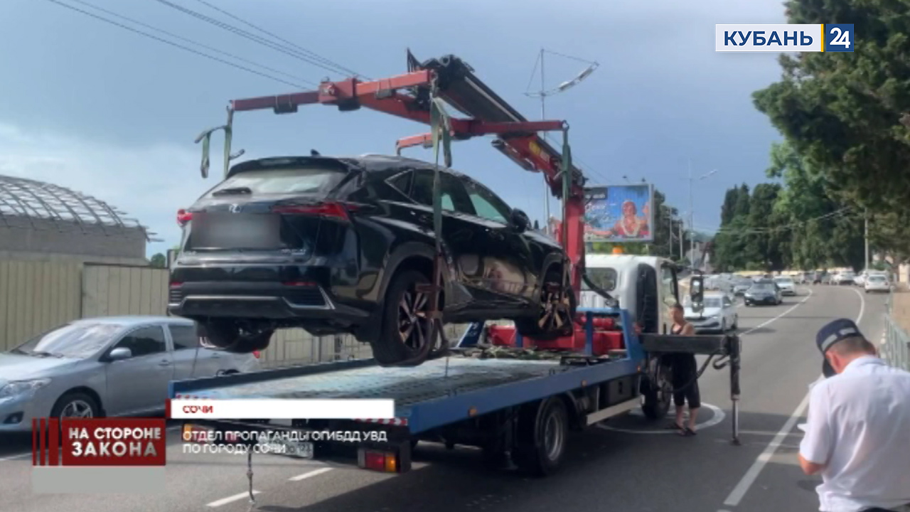 В Сочи пьяный водитель иномарки устроил ДТП, уходя от погони - 15 июня,  2022 Все новости, На стороне закона, Проекты телеканала «Кубань 24»,  Происшествия «Кубань 24»