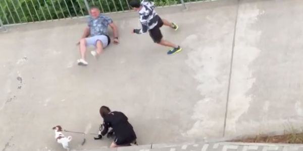 В Сочи полиция ищет мужчину, ударившего девушку из-за просьбы убрать за собаками