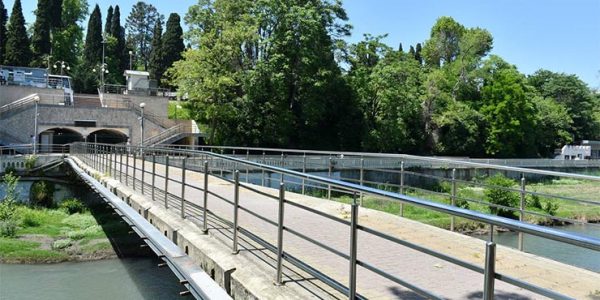 В Сочи к следующему лету отремонтируют мост к парку «Ривьера»