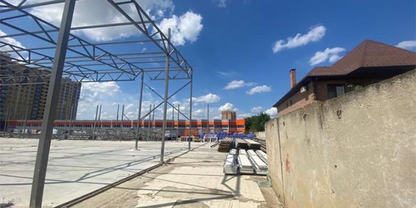 В Краснодаре сносят склад-самострой площадью более 1,7 тыс. кв. метров