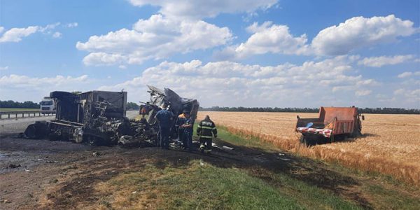 В Краснодарском крае в сгоревшем на трассе «Кавказ» грузовике погиб 58-летний водитель