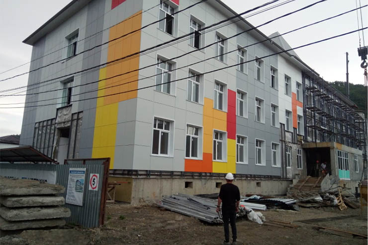 В Туапсинском районе завершают строительство пристройки к школе в селе Ольгинка