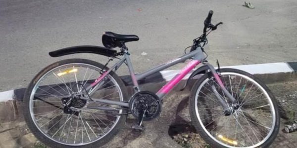 В Армавире легковушка сбила 12-летнюю велосипедистку, девочку госпитализировали