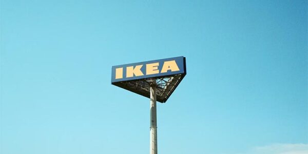 IKEA снова приостановила онлайн-распродажу в России