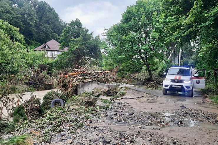 В Сочи во время разгула стихии подтопило 86 домов