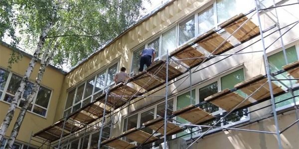 На летний ремонт 38 школ и 30 детсадов Краснодара направят 661 млн рублей