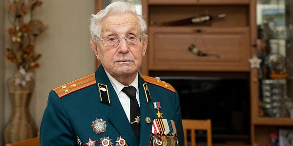 Владимир Путин поздравил со 100-летним юбилеем ветерана из Сочи Павла Сюткина