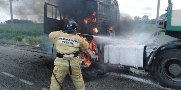 В Краснодарском крае из-за ДТП и пожаров за неделю погибли 38 человек