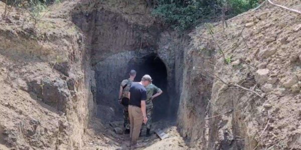 В Крымском районе поисковики обнаружили немецкий подземный бункер времен войны