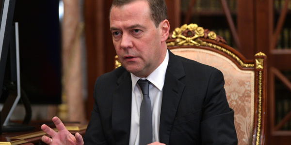 Медведев объяснил резкость своих постов в соцсетях