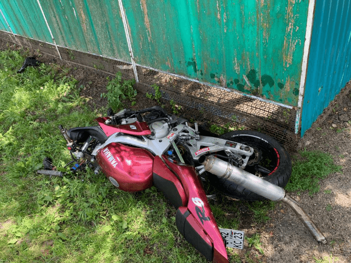 В Краснодарском крае пассажир мотоцикла погиб в ДТП с Toyota