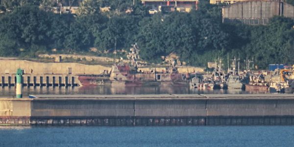 В порт Новороссийска доставили корабль ВСУ «Донбасс», поднятый в акватории Мариуполя