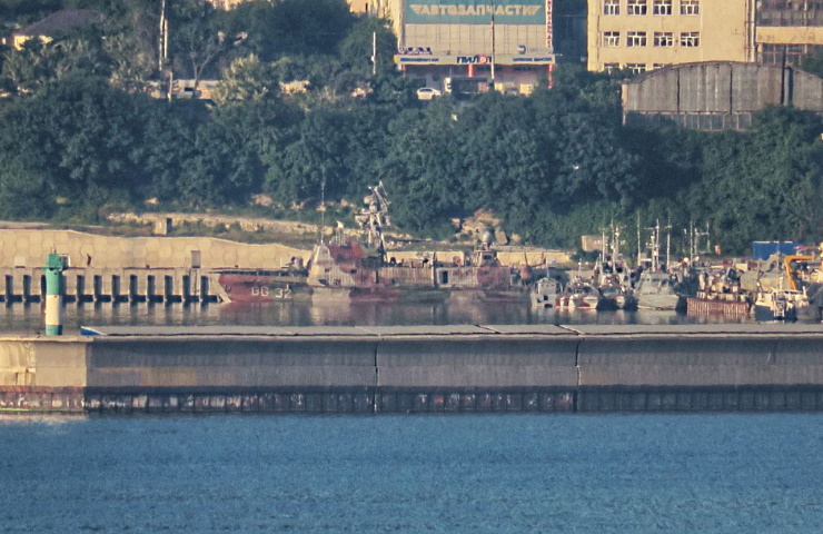 В порт Новороссийска доставили корабль ВСУ «Донбасс», поднятый в акватории Мариуполя
