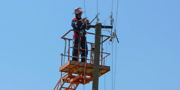 В пяти муниципалитетах Краснодарского края отремонтировали 120 км линий электропередачи