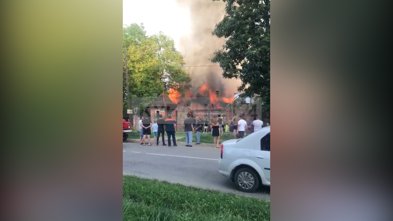 В Хадыженске загорелось заброшенное кафе «Медвежий угол» - 21 июля, 2022  Все новости, Происшествия «Кубань 24»