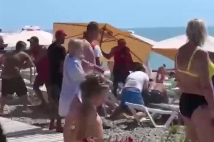 Мэрия Сочи расторгнет соглашение с арендатором пляжа «Фрегат» после драки с туристом