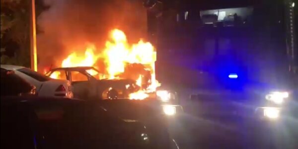 В Новороссийске ночью сгорели пять припаркованных автомобилей