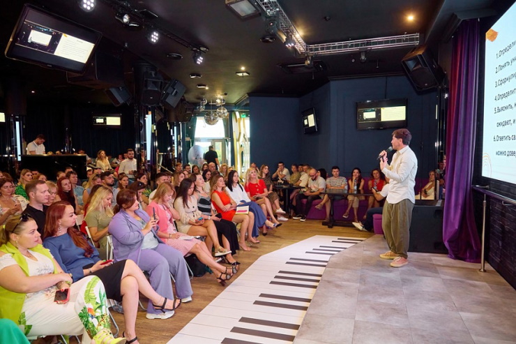 В Краснодаре в бизнес-встрече «Своя среда» приняли участие почти 150 предпринимателей