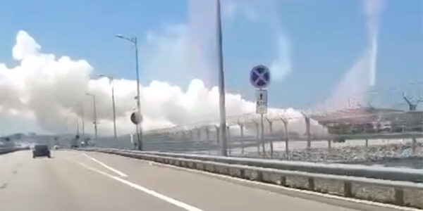 В районе Крымского моста заметили сильное задымление