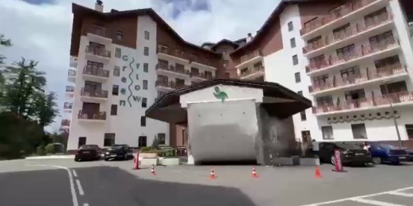 В Сочи в отеле на курорте «Роза Хутор» рухнул потолок