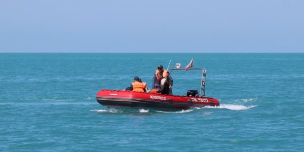 В Сочи спасатели с ночи ищут в море пропавшего 21-летнего парня