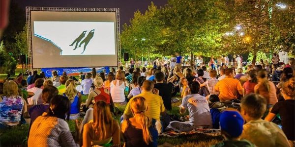 В Краснодаре 26 и 27 августа пройдут бесплатные кинопоказы под открытым небом