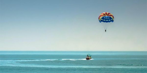 В Туапсинском районе организаторы полетов на парашютах над морем заплатят штраф