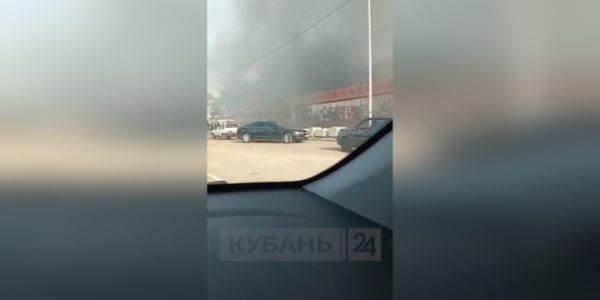 В Тбилисском районе в недавно отремонтированном магазине сгорела крыша