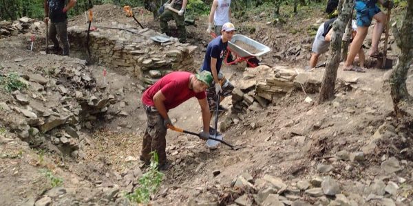 Под Новороссийском археологи раскопали античную башню