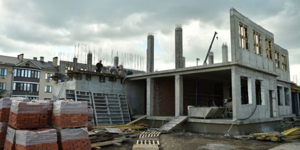На стройплощадке детского сада в поселке Знаменском увеличат число рабочих