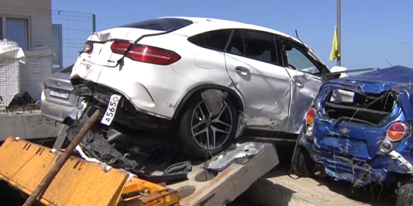 В Сочи владельцы поврежденных во время ливней автомобилей начали получать компенсации
